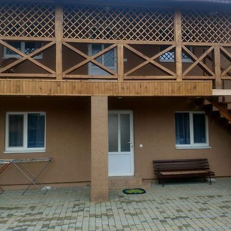 Садиба "У Юлії" Svaleava Exterior foto