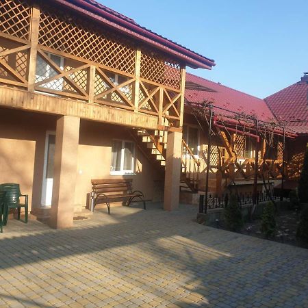 Садиба "У Юлії" Svaleava Exterior foto