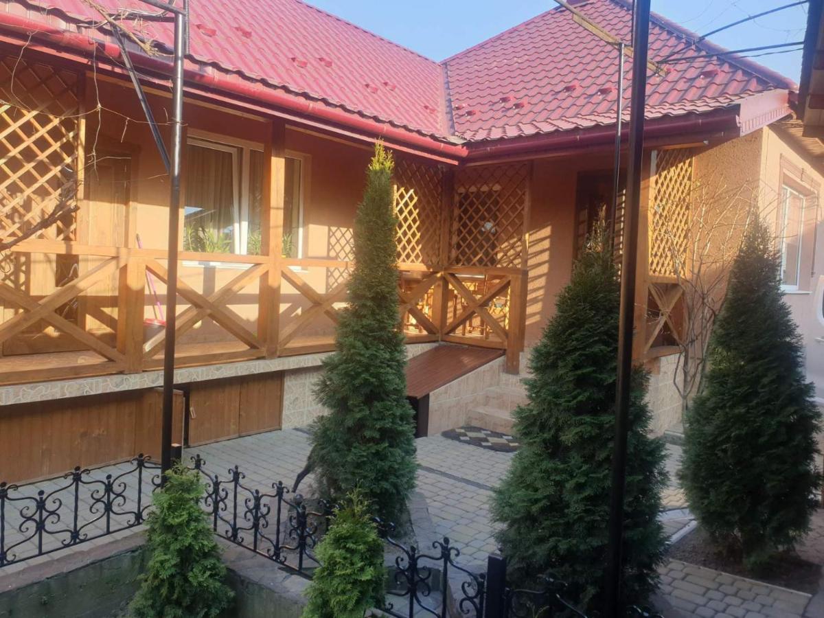 Садиба "У Юлії" Svaleava Exterior foto